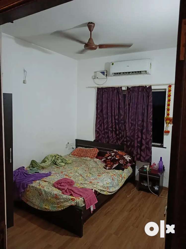2bhk flat only 7 years old building in caranzalim with all aminities