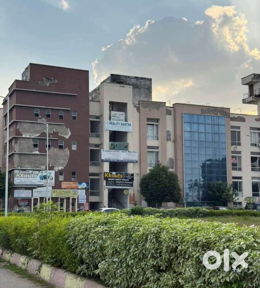 Shop for sale in shushant golf city ( ansal ) shopping square 1