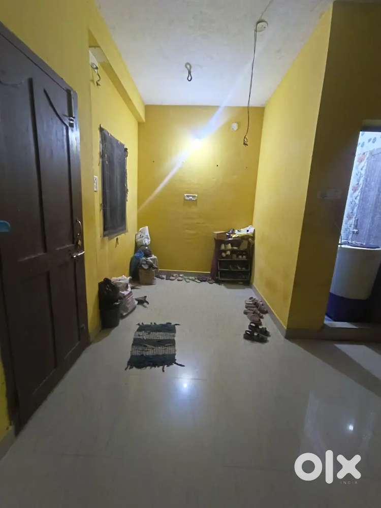 1 Female room mate needed