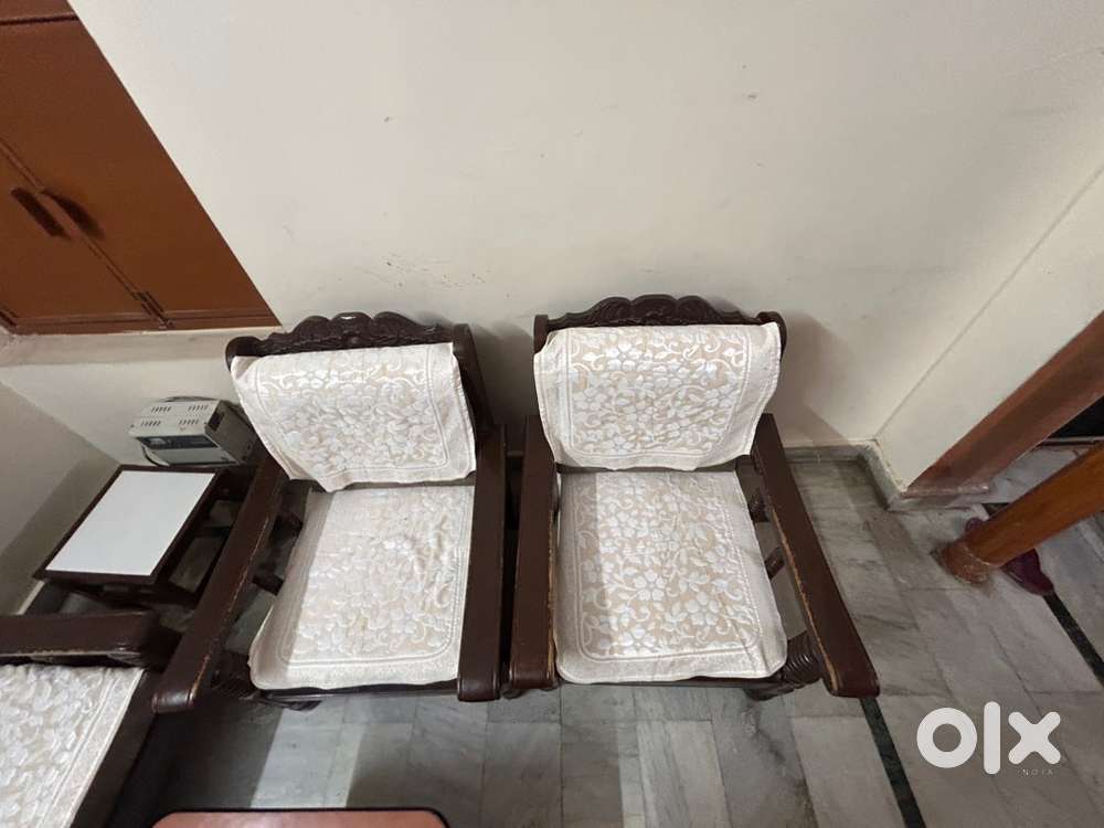 Sofa set with table and good condition