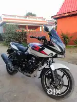 Bajaj Pulsar 220 F
