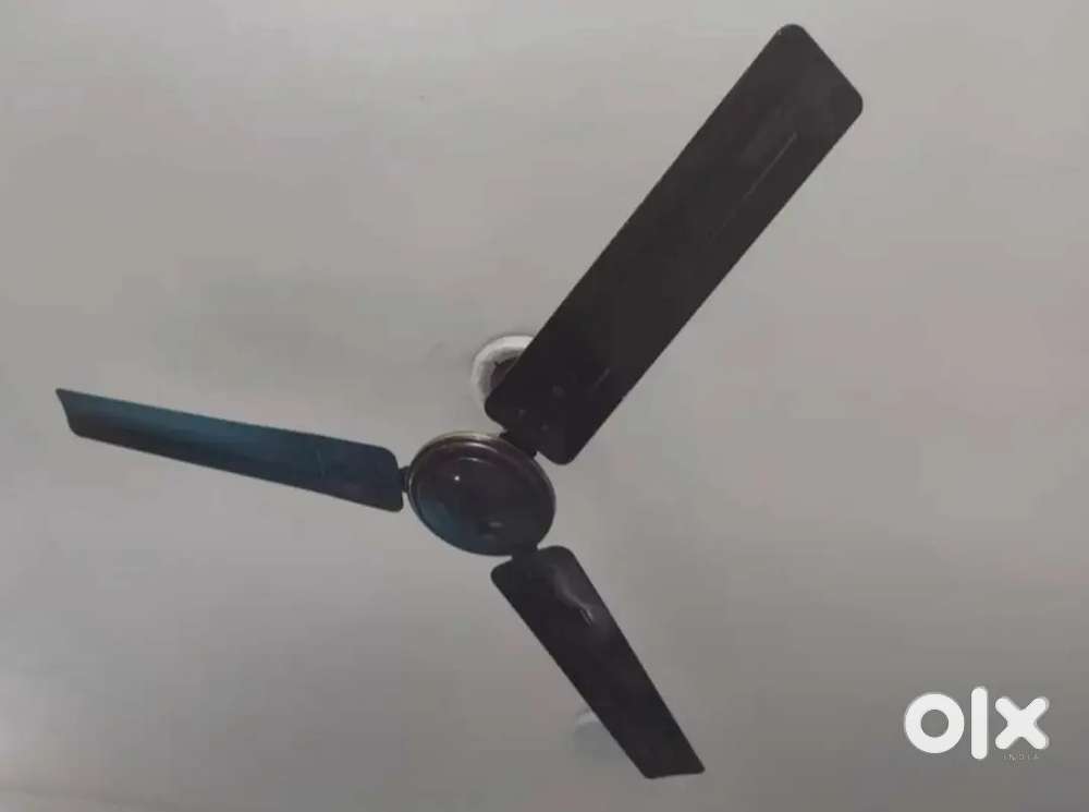 Selling fan agent sale. 2 fan good working