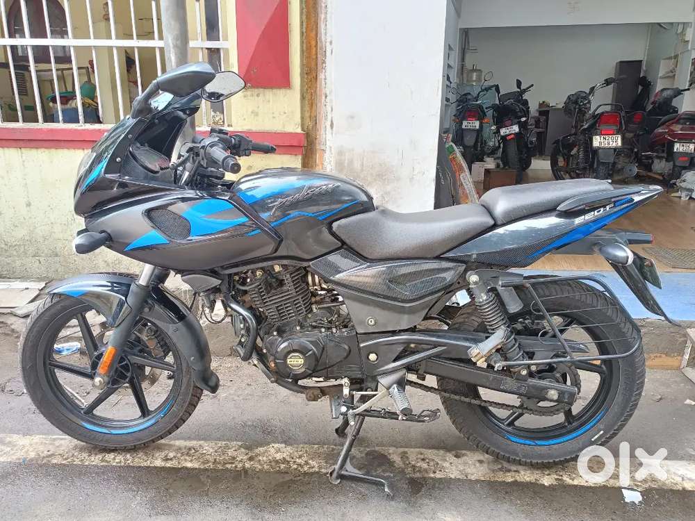 BAJAJ PULSAR 220 2023 MODEL SINGLE OWNER MINT CONDITION INSURANCE LIVE