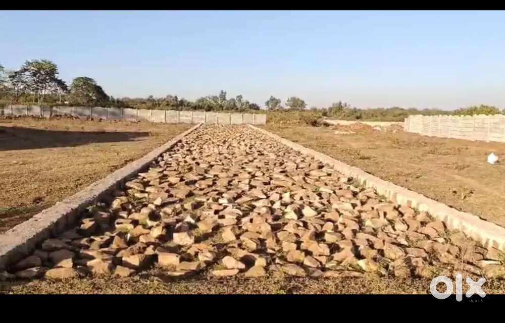 Badodi main road se 100 feer andar