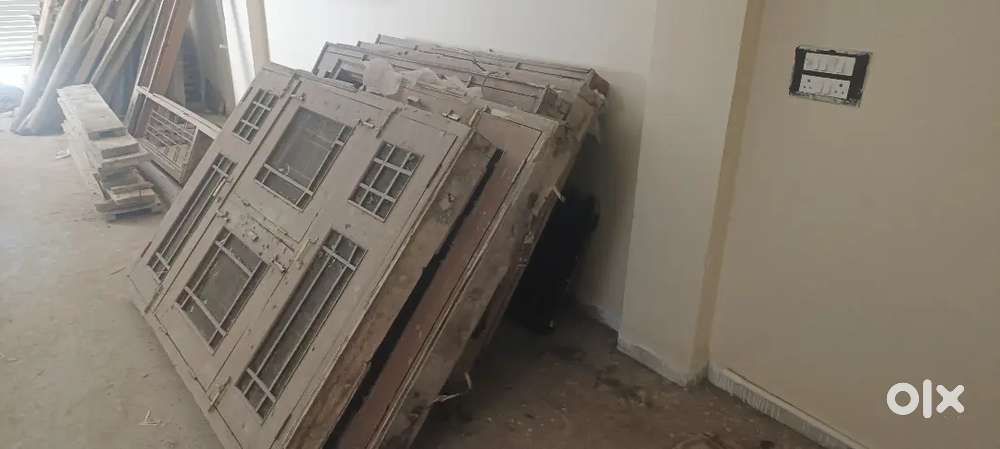 4/5.5 सागवान खिड़की 5 चौखट के साथ