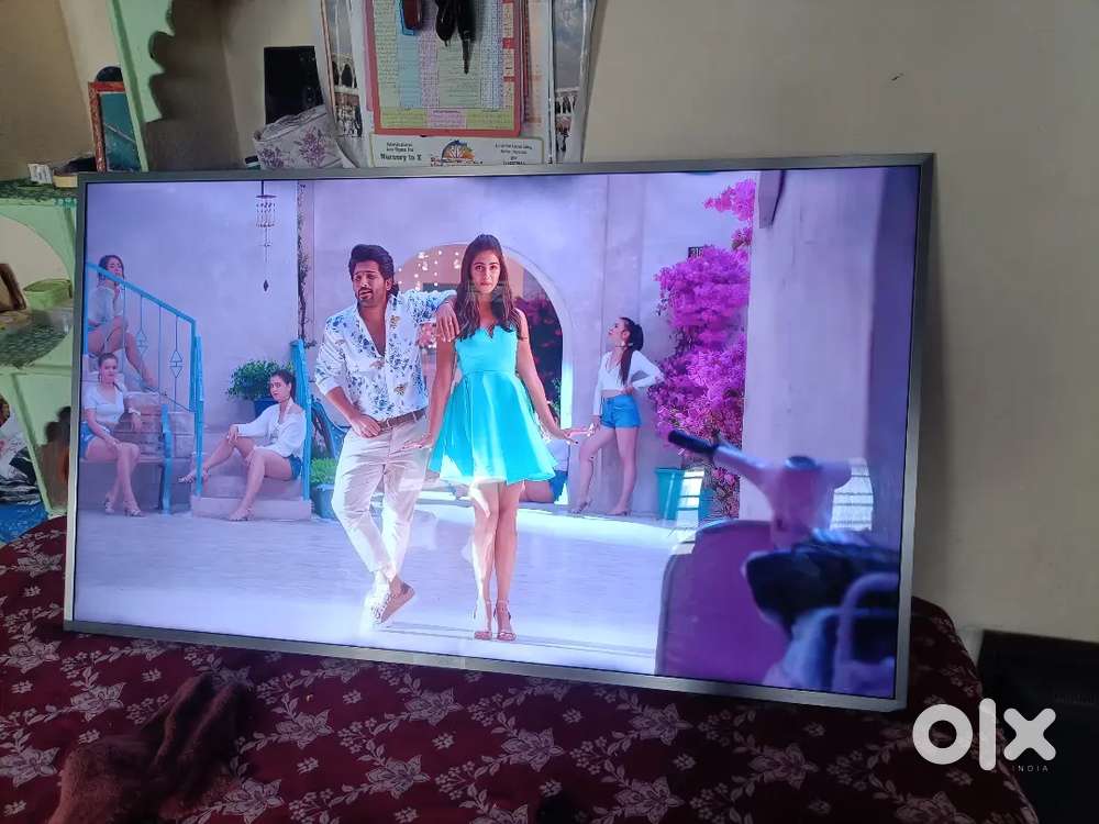 TCL- IFFALCON 65 INCHES SCRATCHLESS TV