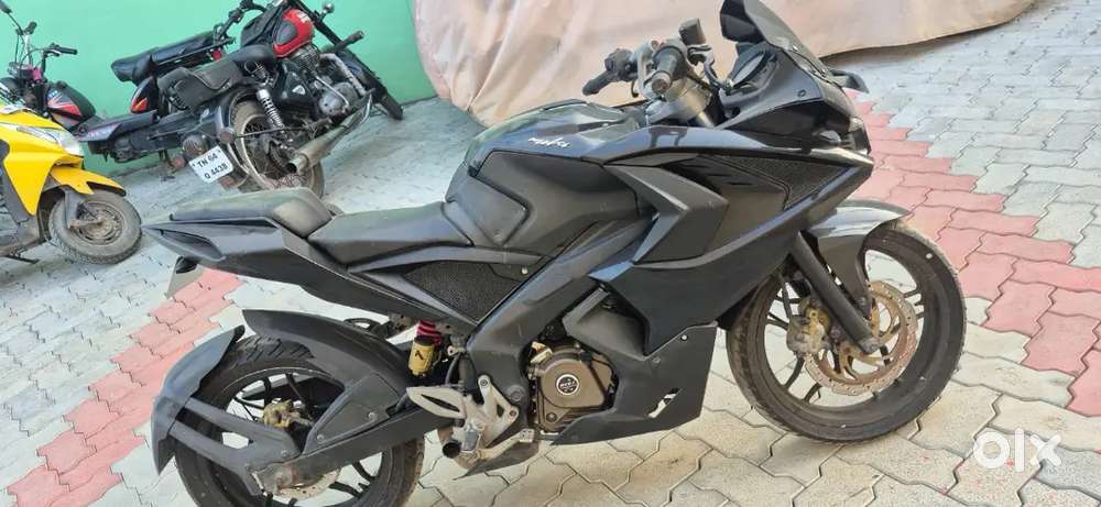 BAJAJ PULSAR RS200; MODEL 2017; SELF ALLOY DIGITAL BOTH DISC BRAKE  ..