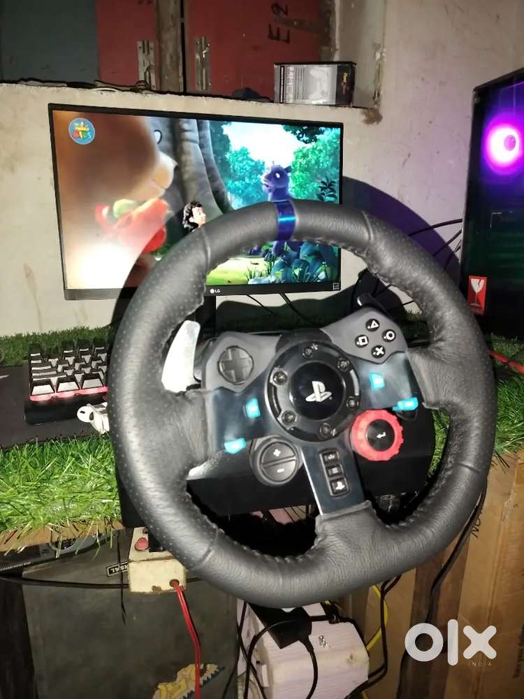 Logitech g29 gaming wheel and pedal