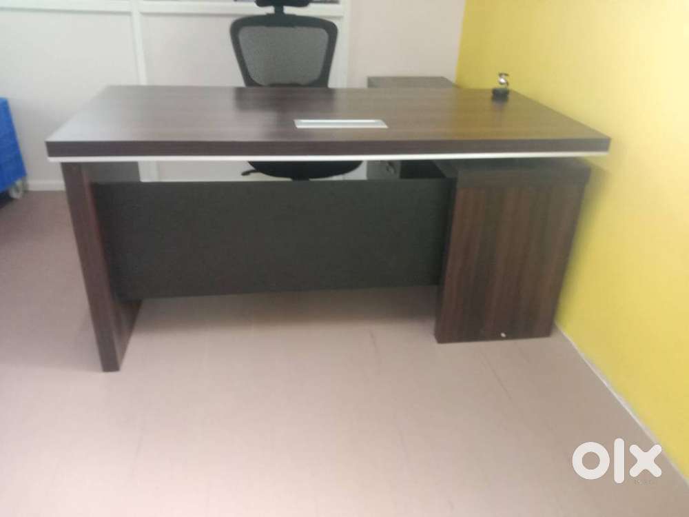 Office table