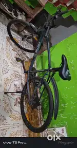 Brand new condition cycle vector 91 5 months old