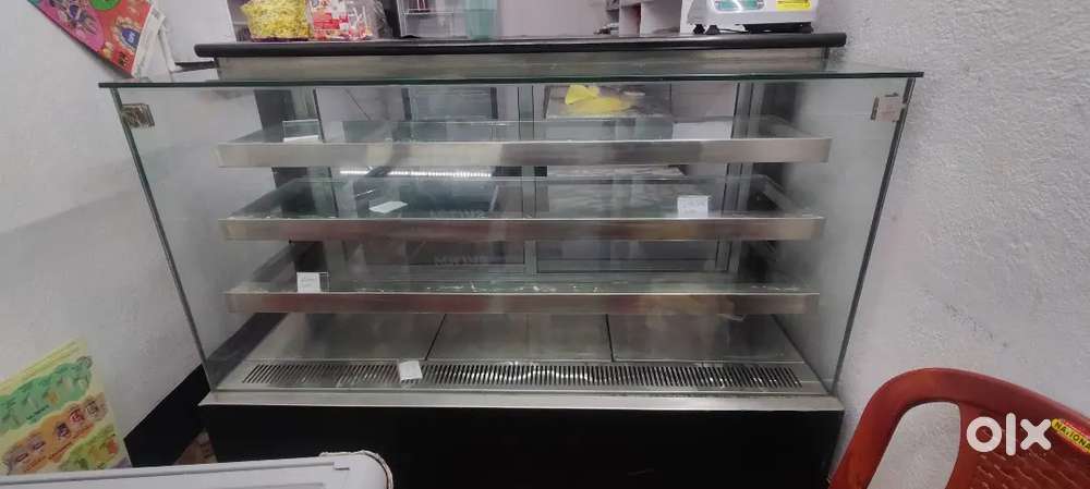 Sell my display fridge, colddrink fridge, 2 Iron counter and 2 rake