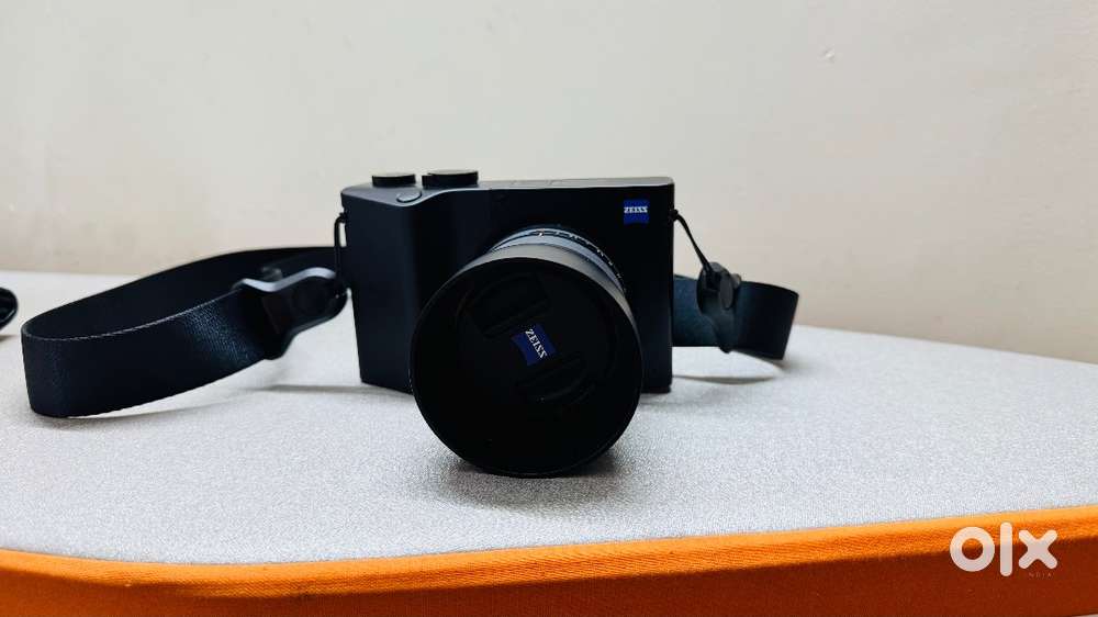 Like new ZEISS ZX1 DSLR