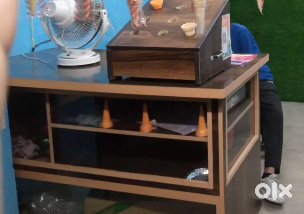 This freezer counter and all accessories table stools math ,class mat