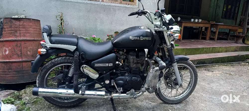 Royal enfield thunderbird