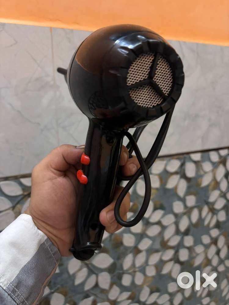 Hair dryer