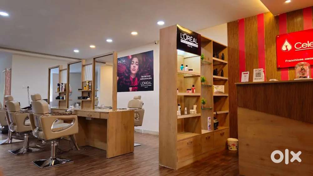 READY TO BUY PREMIUM UNISEX SALON WITH FULL SETUP AND STAFFS