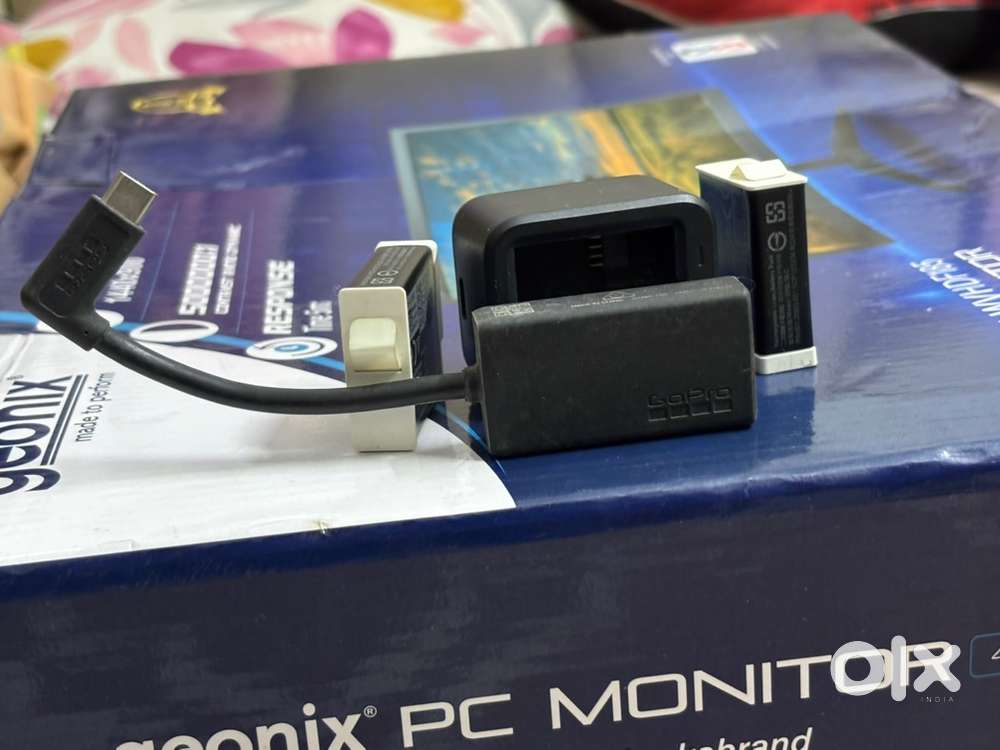 Battery + mic adopter + charging box
