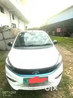 Tiago Electric hai ek charge mae 220 kms Chalti hai Toll free hai iska