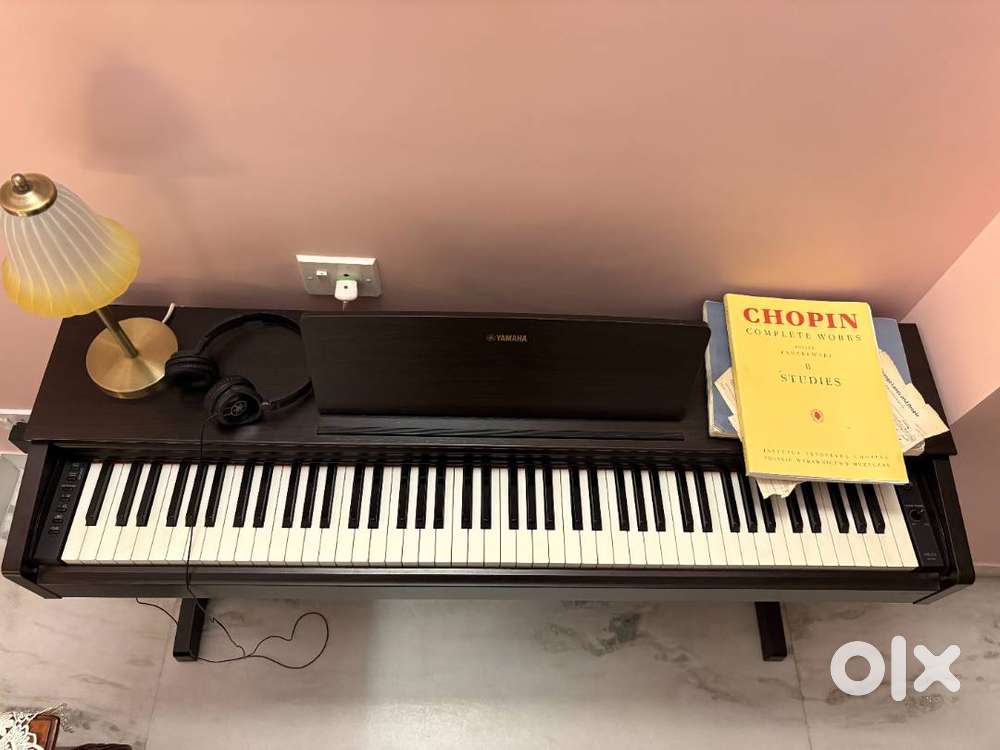Yamaha YDP 143 Arius