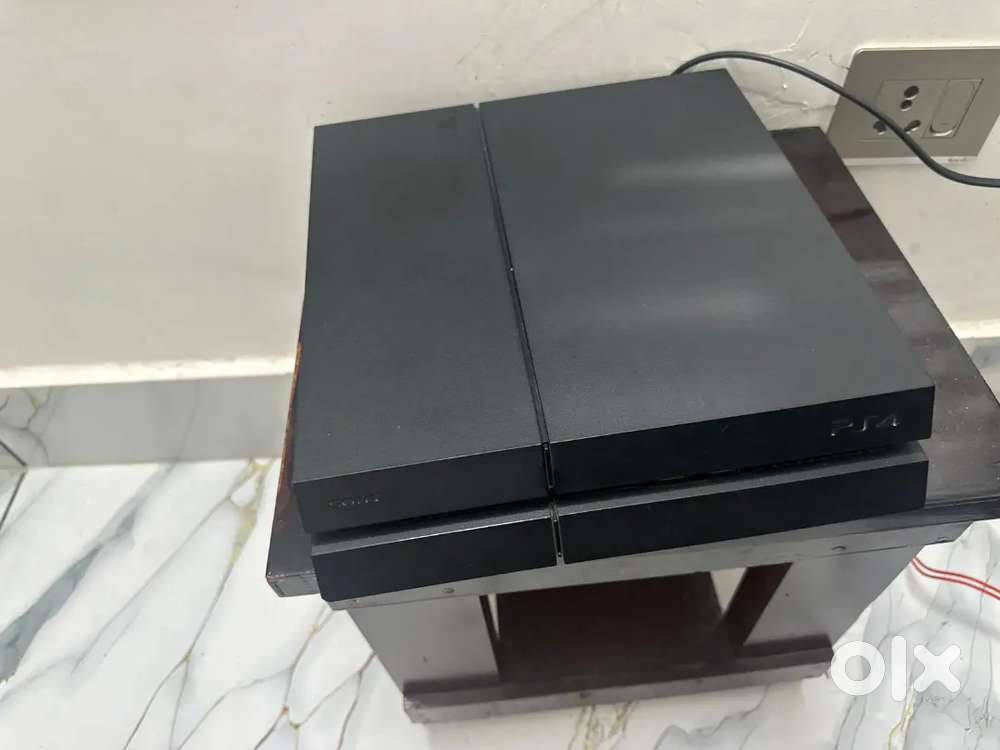 Play station 4 with 1tb