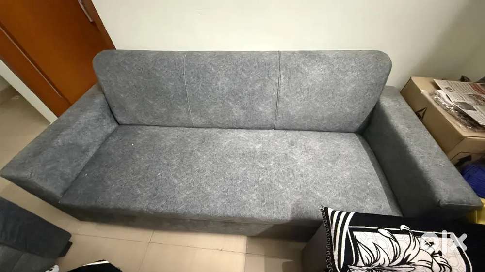 A sofa in a very good condition with 1 year