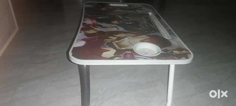 Foldable study table