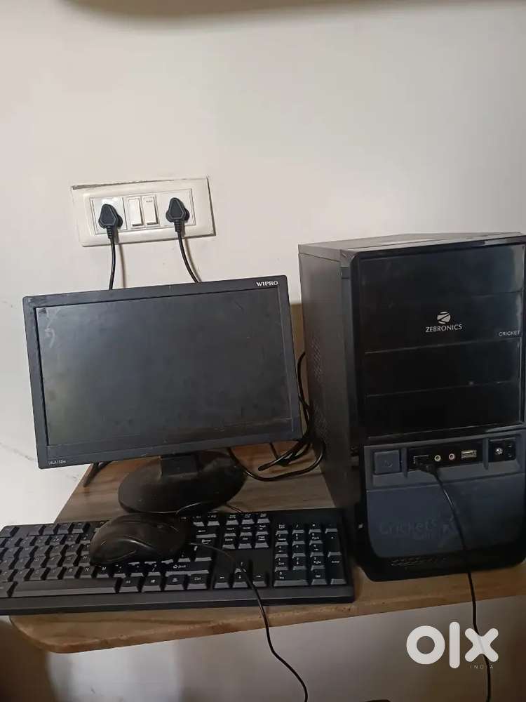 Desktop Computer Available With All Accessories Included