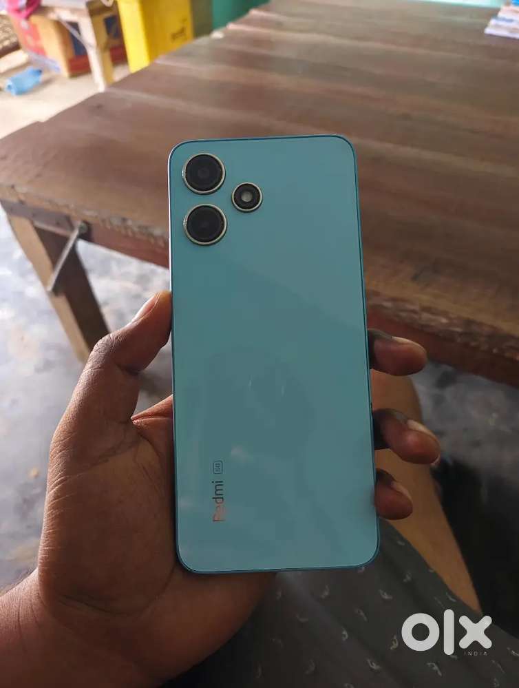 Mi 12 5G    4 GB RAM AND 128 GB ROM