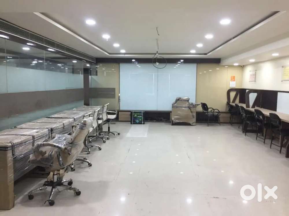 1000SQFT UN-FURNISHED OFFICE SPACE AT RENT PALASIYA INDORE