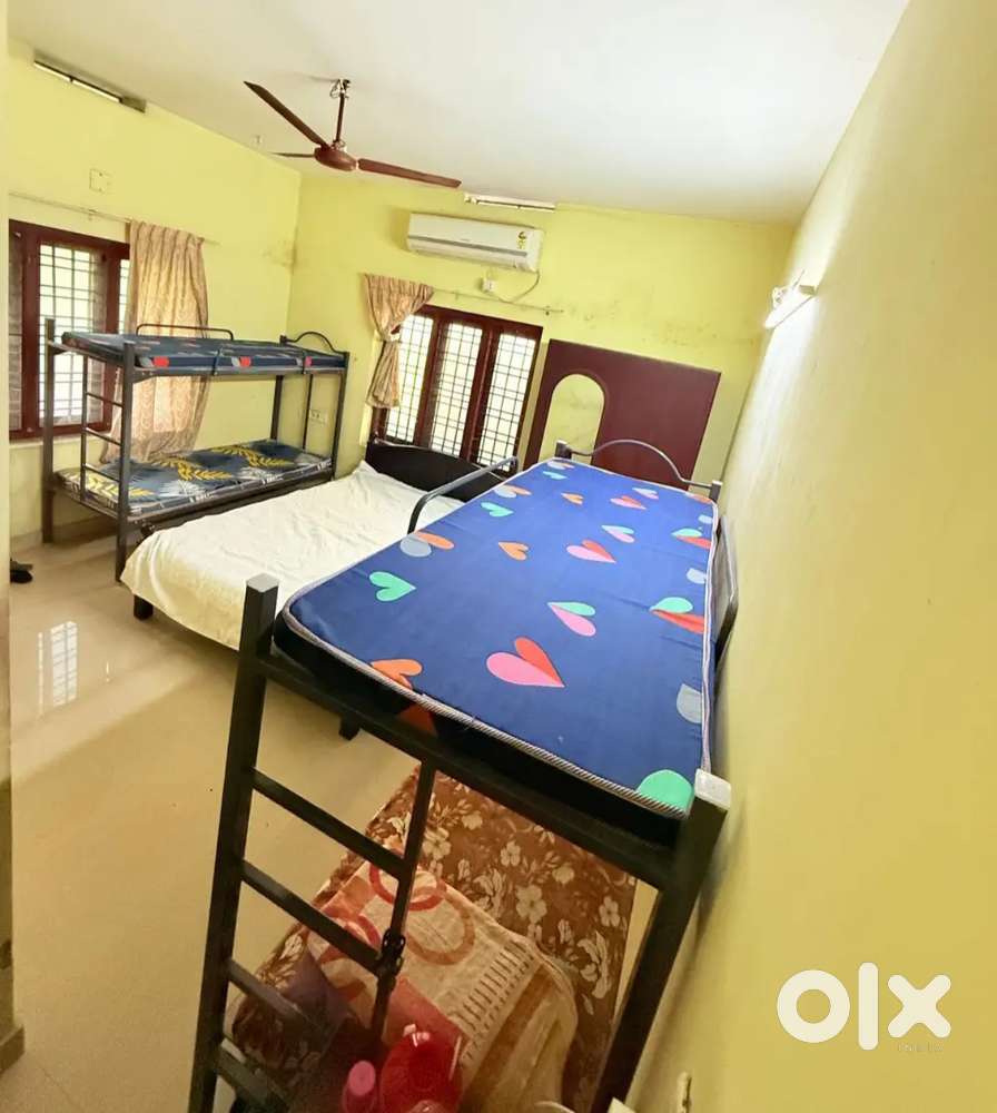 Urgently Need Ladies Cooking & cleaning staffs veccancy girls hostel
