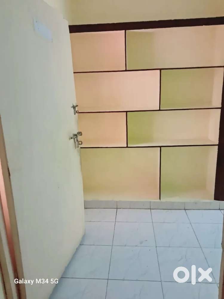 To-let for 1 bhk , east facing, 8000 rent