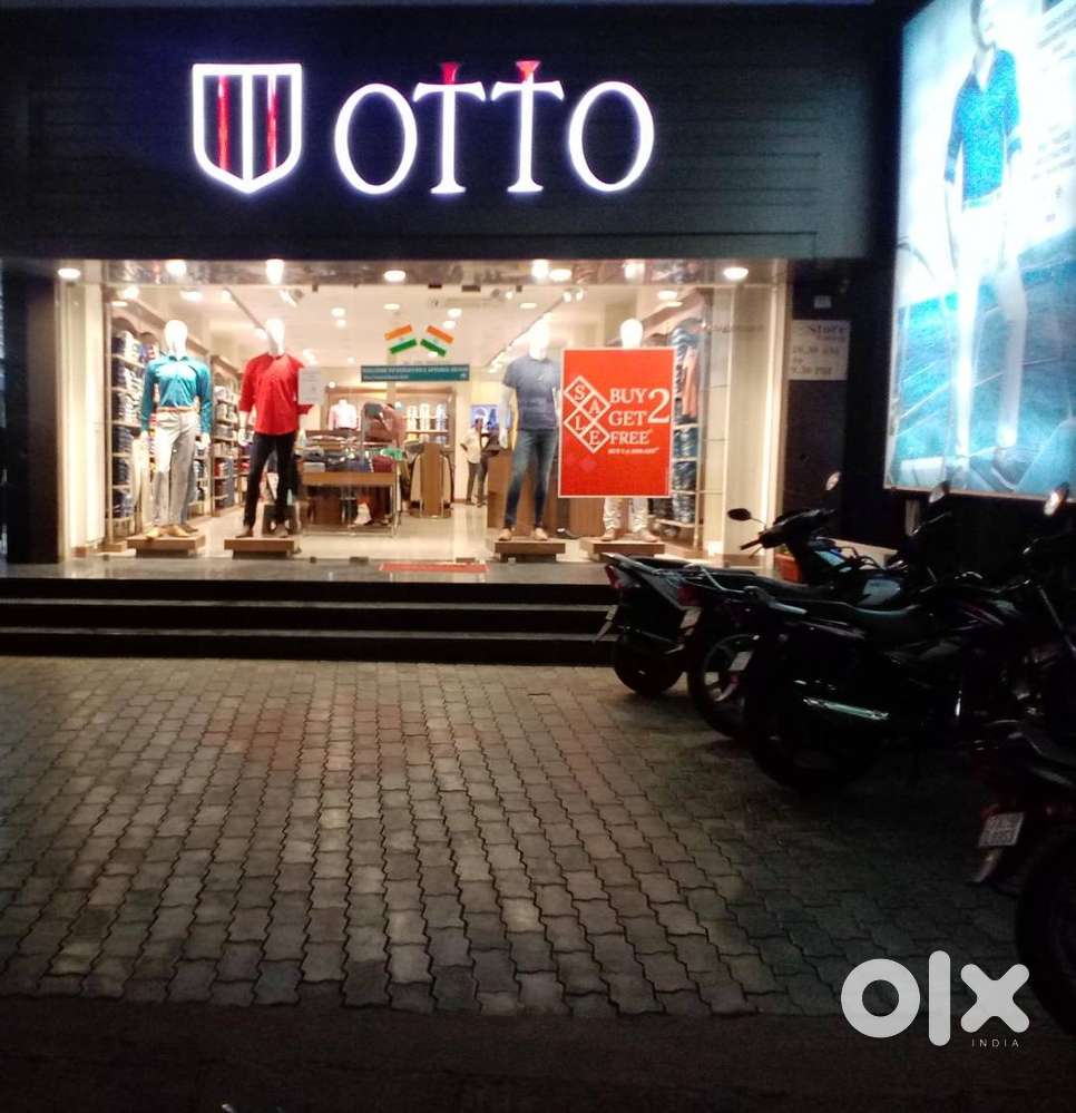 Sales Man required for Brand retails Showroom!!!