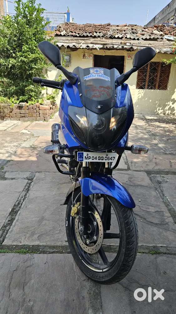 Bajaj Pulsar 220F