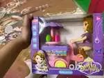 Sofia the first icecream seller
