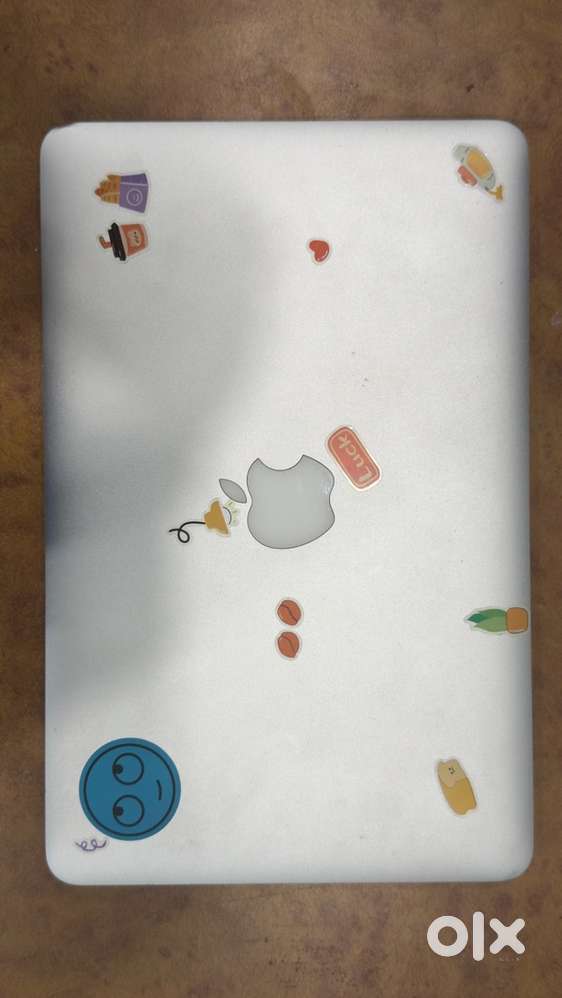 Apple Macbook Air 11”  i5 4GB 251GB