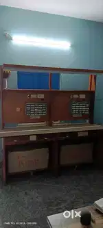 Work table, work bench.