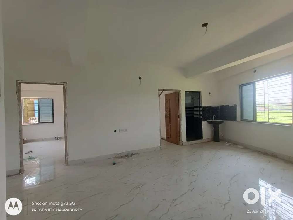 2 BHK ready to move flat in Barasat at low price