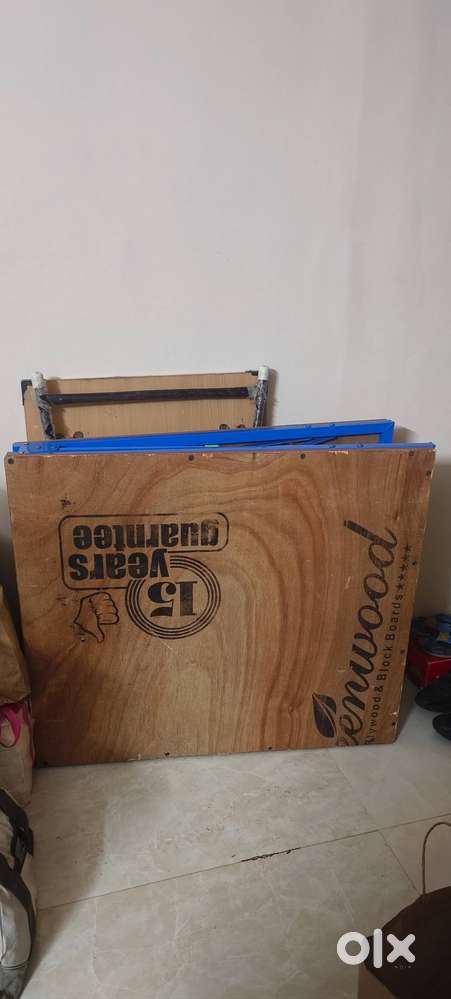 Wooden cot single and foldable