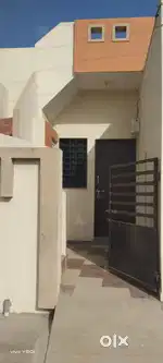 Chhya maruti chokari pase Shivaji Park Chanakya School pela