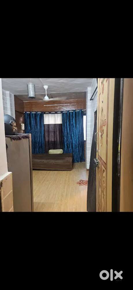 1 bhk ready to move semi furnished Flat