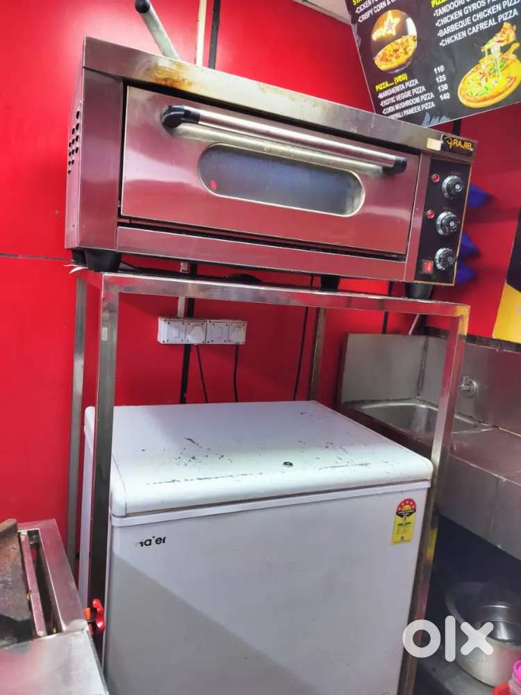 Electric pizza oven