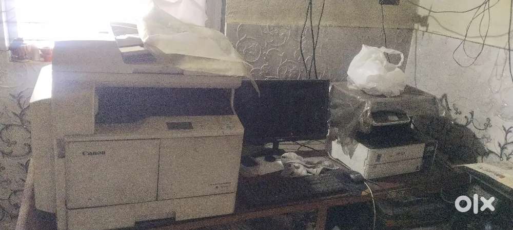 Printer canon black white colour bhi hai computer hai