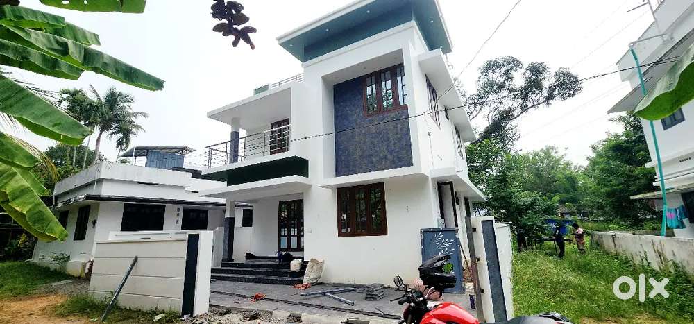 New Posh 3 bhk,Edapally, Varapuzha,bus stop near, Borwell & Corp Water