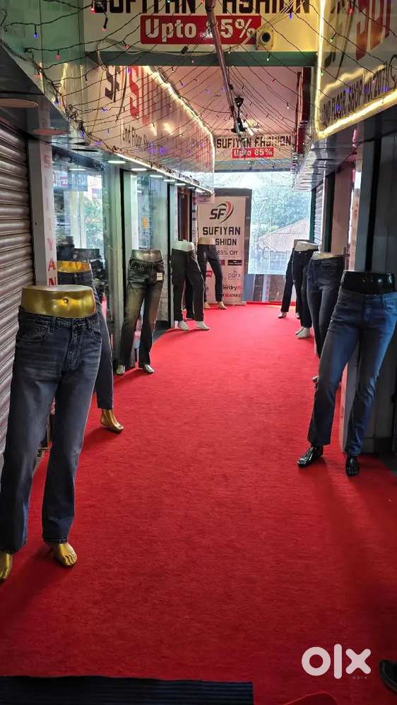 Sales boy required for retail garments showroom