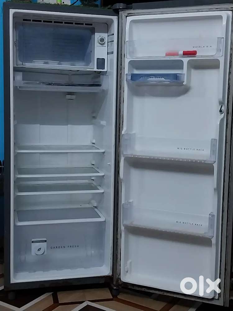 Whirlpool 215 litre 4 year old