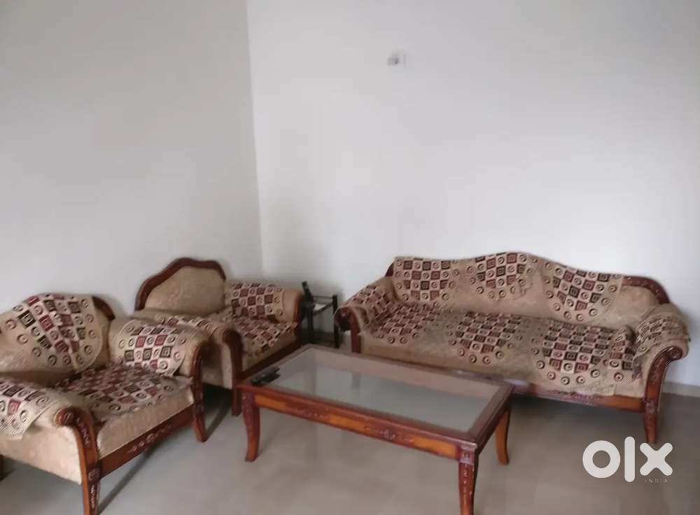 Complete Sofa Set 3+1+1 with Center Table