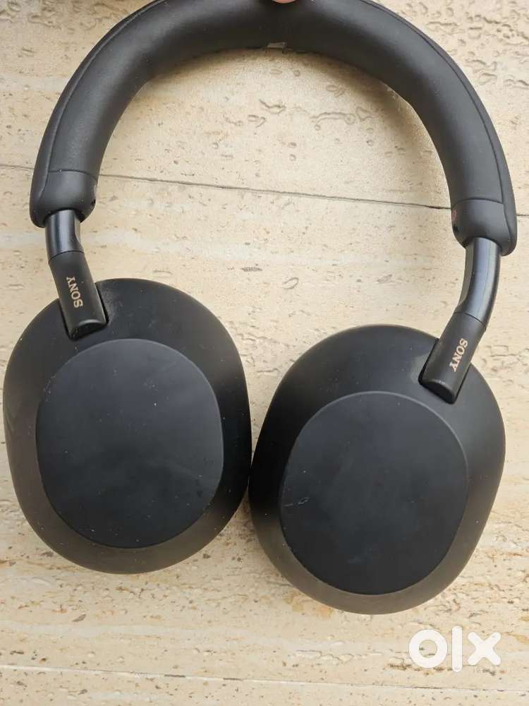 Sony WH-1000XM5 headphones