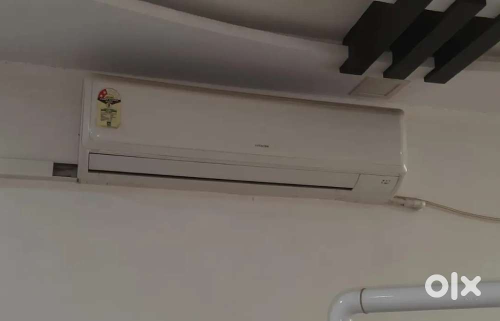 Hitachi 2 ton AC