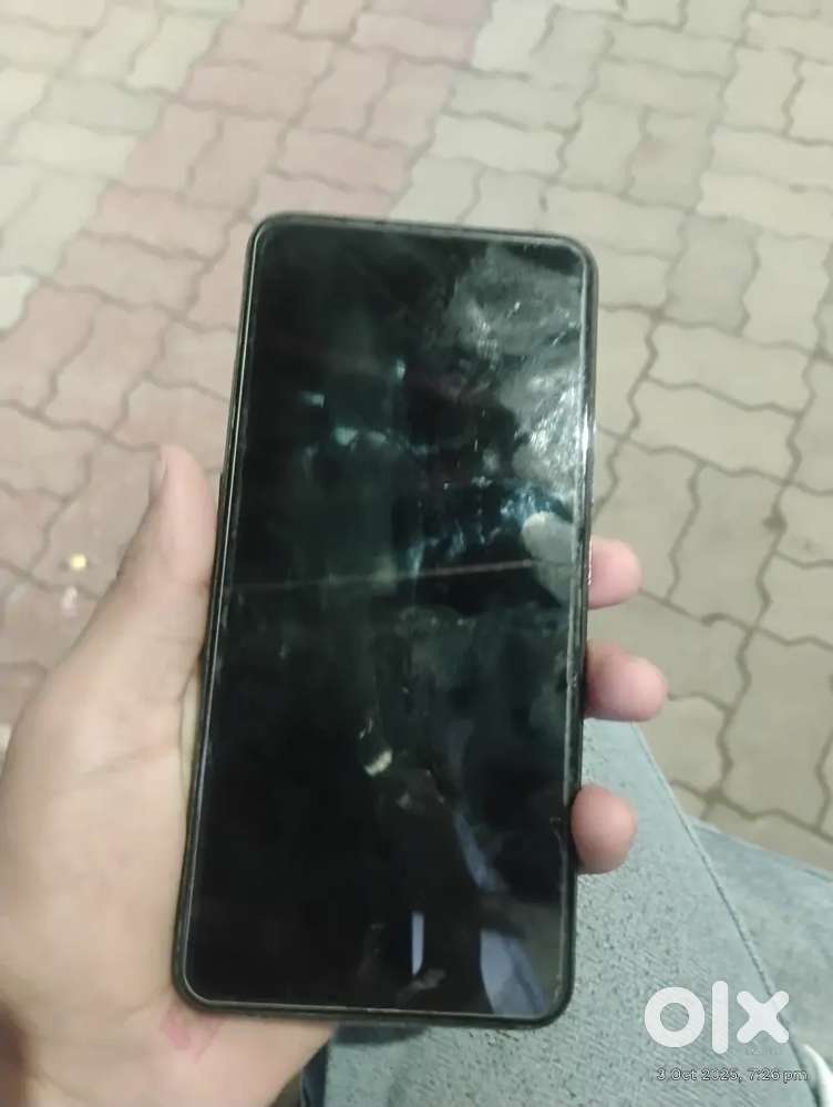 Vivo v 15 . Battery backup much better storage 6 gb ram 64