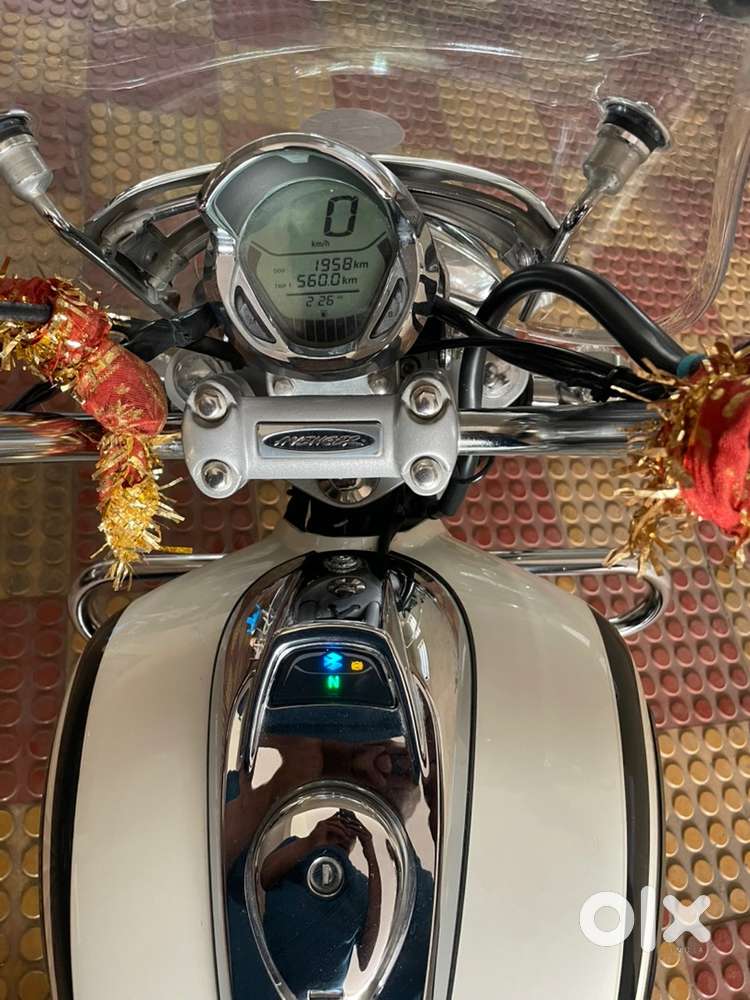 Not much used 1953km driven fancy number 1836 like new avenger cruise